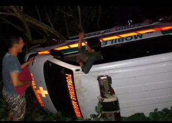 Diduga Sopir Mengantuk Serta Jalan Rusak, Ambulans Puskesmas Agrabinta Cianjur Masuk Jurang