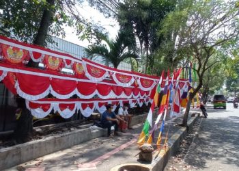 Omset Penjual Bendera HUT RI Menurun Drastis