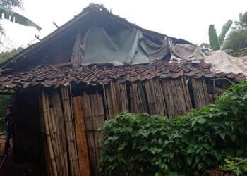 Dua Tahun Tinggal di Gubuk Reyot, Keluarga Rohman Belum Pernah Dapat Bantuan