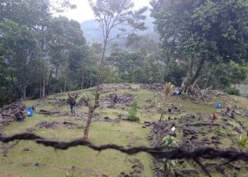 Bandel! Sudah Dipasang Spanduk Tutup Sementara, Wisatawan Masih Terus Berdatangan