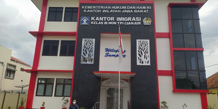Visa Pelaku Penyiraman Air Keras Tidak Terdata Dalam Database Imigrasi Cianjur