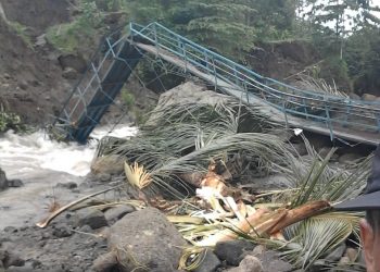 Akibat Hujan Lebat 2 Jembatan di Cidaun Roboh