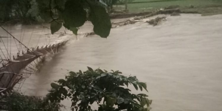 Jambatan Cibuni Ambruk, BPBD Cianjur : Akan Segera Ditindak Lanjuti Supaya Aktifitas Warga Normal Kembali