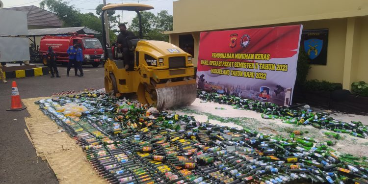 Ribuan Miras, Obat Terlarang, Hingga Kembang Api di Musnakan Jajaran Polres Cianjur