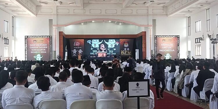 Ribuan PPS Dilantik, Bupati Cianjur : Berharap Aman Seperti Pilkada Cianjur