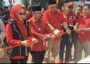 HUT PDIP ke 50, Bupati Cianjur Tanam Pohon di Warungkondang