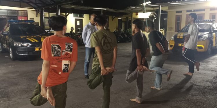 Polsek Cianjur Kota Amankan 5 Remaja Pelaku Perang Sarung di Cianjur
