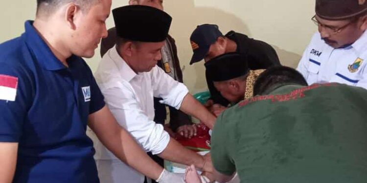 Memperingati Isra Mi’raj, Kepala Desa Wanasari-Agrabinta, di Cianjur Menggelar Hitanan Masal Bagi Masarakat Kurang Mampu