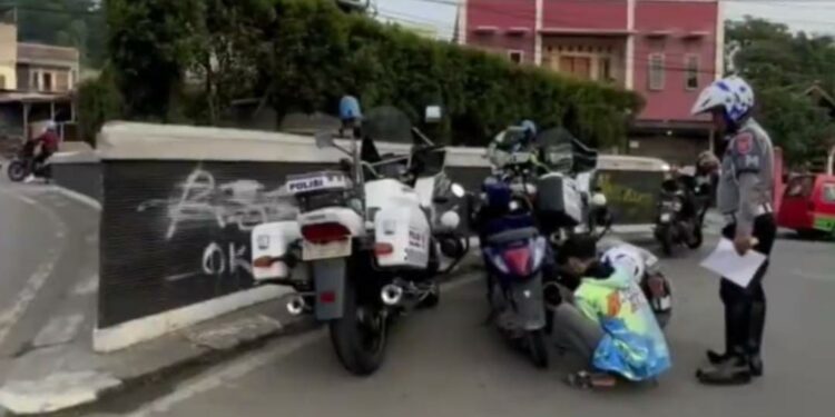 Satlantas Polres Cianjur Amankan Puluhan Kenalpot Brong