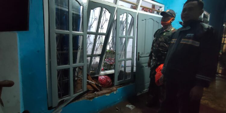 Dikepung Banjir, Pemdes Nagrak Monitoring