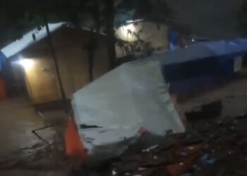 Belasan Tenda Pengungsi di Cianjur Hanyut Terseret Banjir Bandang