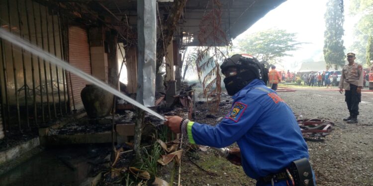 Ayam Goreng Jakarta Terbakar, Tabung Gas LPG Dipicu Jadi Penyebab