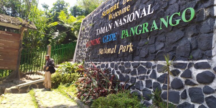 Pendakian Gunung Gede Ditutup Sementara. Berikut Tanggalnya!