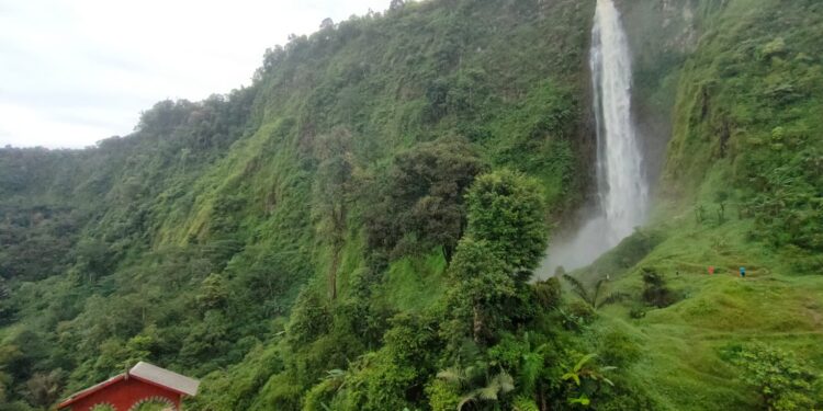 Berkat Abah Jajang, Curug Citambur Mulai Ramai Dikunjungi Pengunjung
