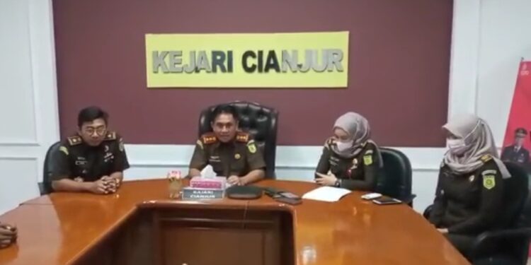 Selewengkan APBdes Negara, Kades Margaluyu Ditahan Kejari Cianjur