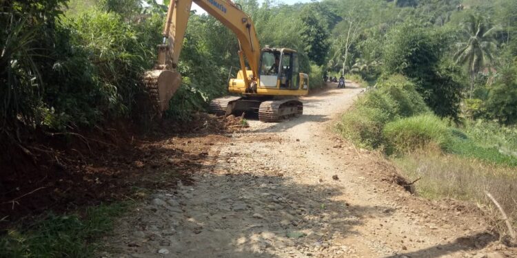 Akses Jalan Kecamatan Cidaun Ditargetkan Selesai 2023, Bupati : Berdampak Pada IPM