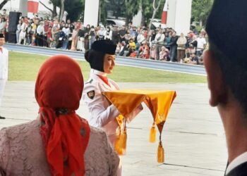 Siswa SMAN 1 Cianjur Bikin Bangga, Jadi Pembawa Baki Upacara HUT RI