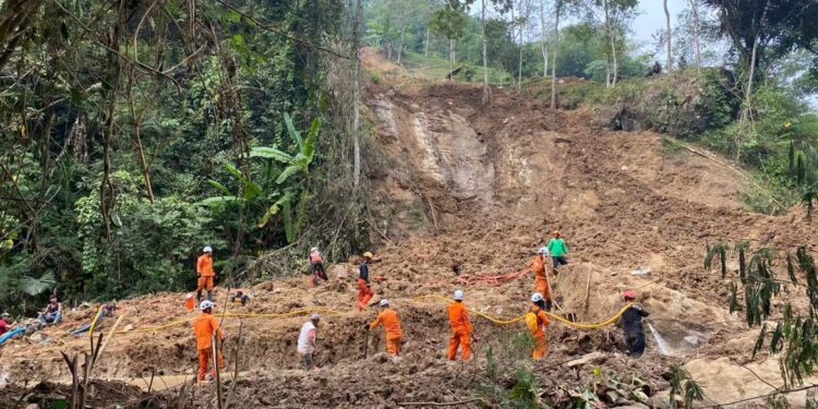 Memasuki Hari Kelima Pencarian Korban Longsor di Kecamatan Pasir Kuda Masih Belum Ditemukan