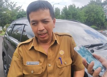 PUTR Cianjur Lalukan Pemeliharaan Jalan di Cipanas
