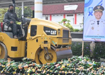 Ribuan Botol Miras Dimusnahkan di HUT OD