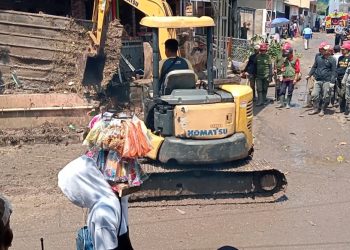 Bangunan Diduga Penyebab banjir di Sukaluyu Dibongkar Pemkab Cianjur