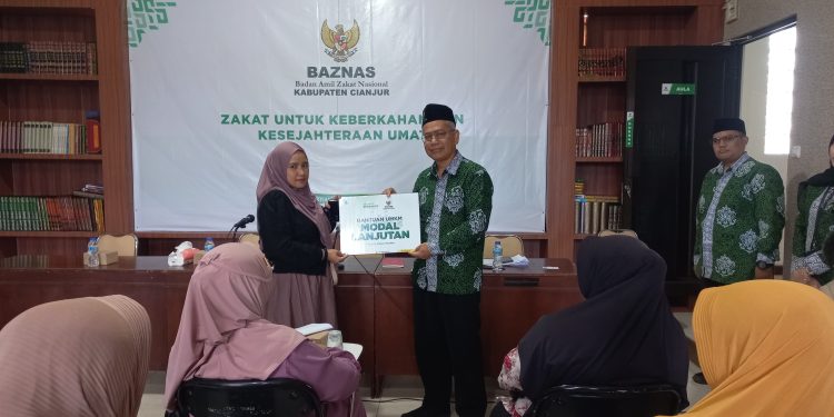 Pengusaha Cilok Lotek Hingga Siomay Dapat Bantun Modal Usaha BAZNAS Cianjur