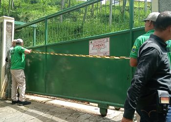 Tegakkan Perda, Satpol PP Cianjur Segel Perusahaan Tanaman