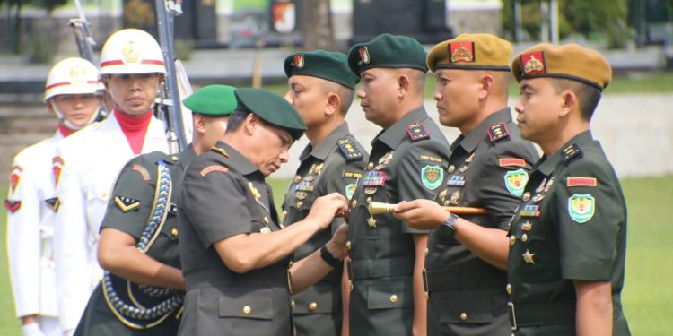 Sertijab di Yonif 300/Brawijaya Khidmat