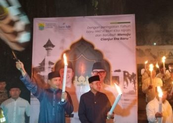 Ribuan Masyarakat Cianjur Pawai Obor, Bupati Sebut Momen Perubahan