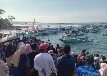 Harmonisasi Dengan Alam, Nelayan Pantai Jayanti Gelar Tradisi Ritual Tahunan