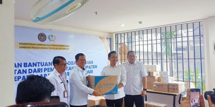 Bupati Cianjur Beri Bantuan Obat-obatan, Warga Binaan Sumringah