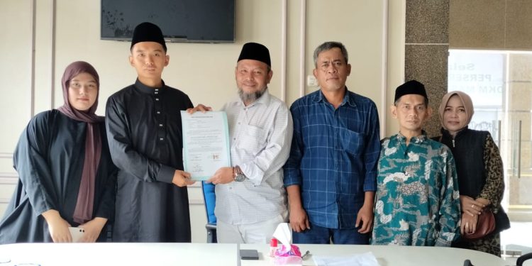 WNA Asal China Mantap Memeluk Islam, Ucap Dua Kalimat syahadat di Kantor MUI Cianjur