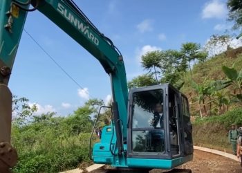 Pemkab Cianjur Bangun Jalan Mantap di Cibinong