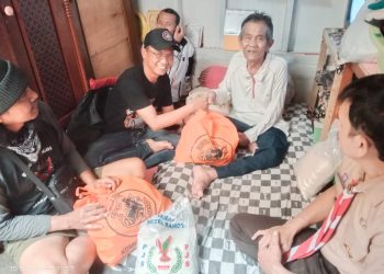 Bagong Mogok Tak Bisa Direm Bagi-bagi Sembako