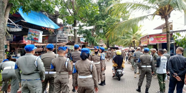 Para Pedagang Liar di Pasar Bomero Diberi SP3 Sebelum Direlokasi