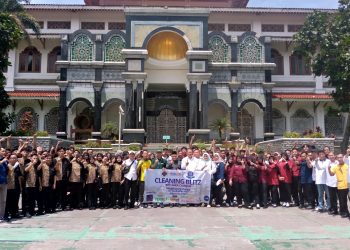 SMKN 1 Cipanas Jurusan Perhotelan Ikut Andil dalam Cleaning Blitz Masjid Agung Cianjur Bersama IHKA BPC Cianjur