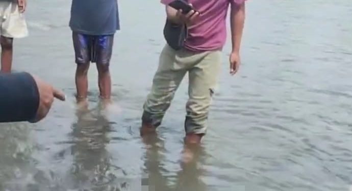 Diduga Terpeleset, Pria Paruh Baya Ditemukan Tak Bernyawa di Sungai Leuwi Anyar