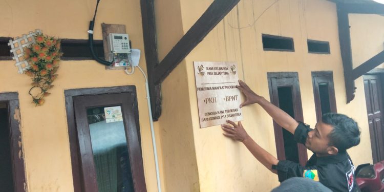 Rumah Penerima Bansos di Cugenang Dicap Khusus Dinsos Cianjur