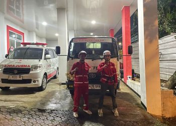 Perkuat Layanan WASH, PMI Cianjur Kirim Relawan dan Mobil Tangki Air ke Sumatera