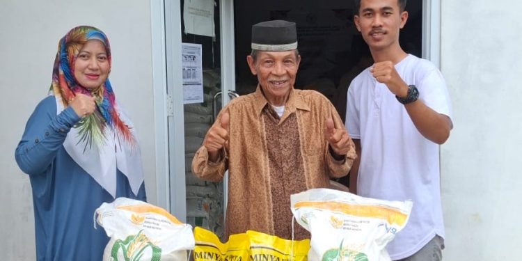 Desa Mulyasari Salurkan Bantuan Pangan dan BLT DD Rp 300 Ribu ke 586 KPM, Warga Sambut dengan Senang Hati