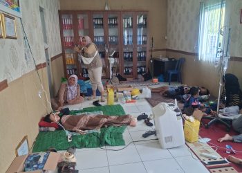 Diduga Santap Menu MBG, Puluhan Siswa Alami Gejala Keracunan