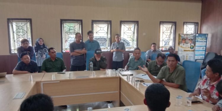 Masyarakat Wangunjaya Ultimatum Kades Segera Buka LPJ Keuangan Desa