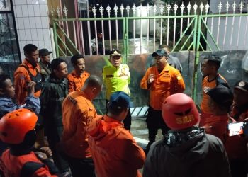 Pengendara Motor Hilang diduga Terseret Arus Luapan Kali Cipendawa Pencarian Masih Berlangsung