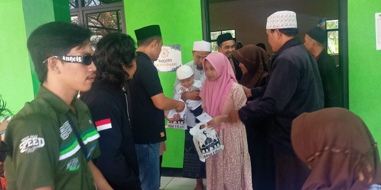 Komunitas BM Gelar Buka Bersama dan Santuni 100 Anak Yatim Piatu di Cibeber