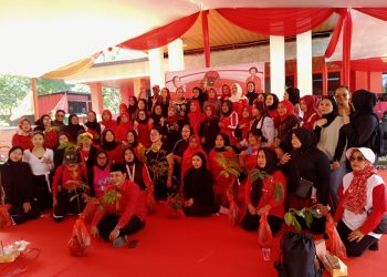 DPC PDIP Cianjur Peringati Hari Kartini, Gelar Yoga Hingga Tanam Pohon