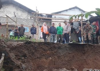 Lima Rumah di Gekbrong Terdampak TPT Jebol