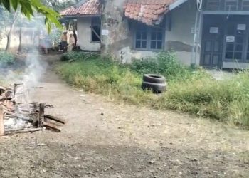 Diduga Jadi Tempat Transaksi Obat Terlarang, Sebuah Rumah di Haurwangi Disegel Warga