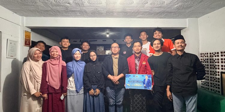 Hendi Mulyana Gelar Reses Hingga Beri Beasiswa Hima Persis  