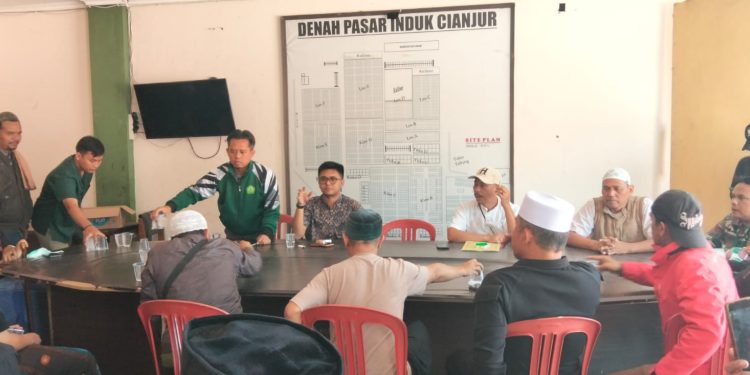Habib Hud Diduga Dihina Oknum Anggota K5, Pendukungnya Geruduk Pasar Induk