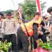 Polres Cianjur Kolaborasi Bersihkan Sampah dan Eceng Gondok di Cirata